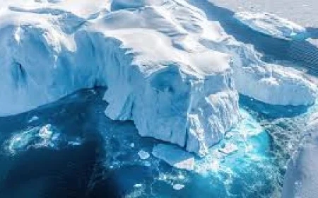 Scientists Discover Massive Fan-Shaped Structure Hidden Beneath Antarctica’s Ice Sheet