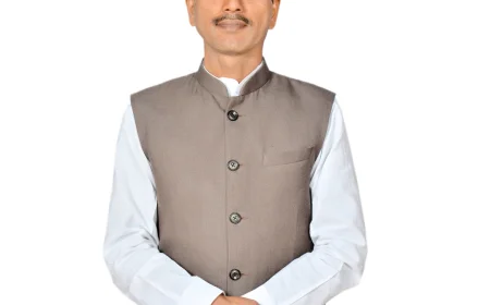 Astrologer Shrichand Shastri: Guiding Lives Through the Timeless Wisdom of Vedic Astrology