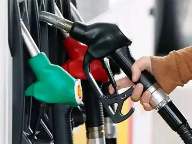 OMCs Lost Rs 18.9/Litre on Diesel, Rs 6 on Petrol in Q1: Report