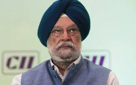 Petrol and Diesel Prices May Fall in India if Crude Oil Stays Low for 2-3 Months: Hardeep Puri