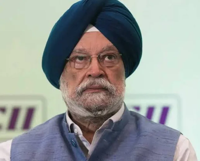 Petrol and Diesel Prices May Fall in India if Crude Oil Stays Low for 2-3 Months: Hardeep Puri