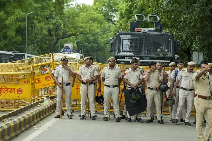 Delhi Metro Shuts 11 Stations Ahead of Jantar Mantar Protest Against CEC Gyanesh Kumar