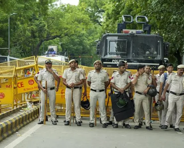 Delhi Metro Shuts 11 Stations Ahead of Jantar Mantar Protest Against CEC Gyanesh Kumar